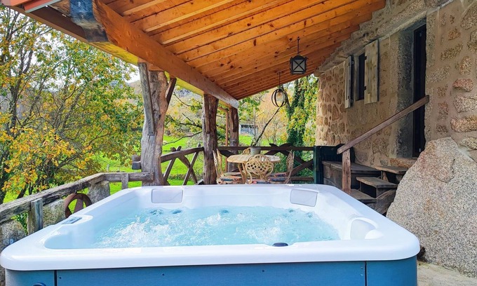 Melgaco Cottage | Curveirinha | Country House| Jacuzzi | National Park Gerês
