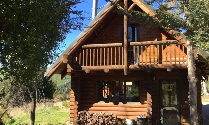 Mt Lyford Cabin | Cute and comfortable log cabin in the mountains perfect for a couple or family