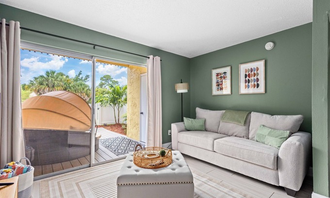 Gulf Gate Estates Apartment | Cute Boho style condo+garden+ heated pool