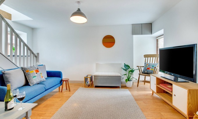 Pentraeth House | Cwt y Bugail - Two Bedroom House, Sleeps 3