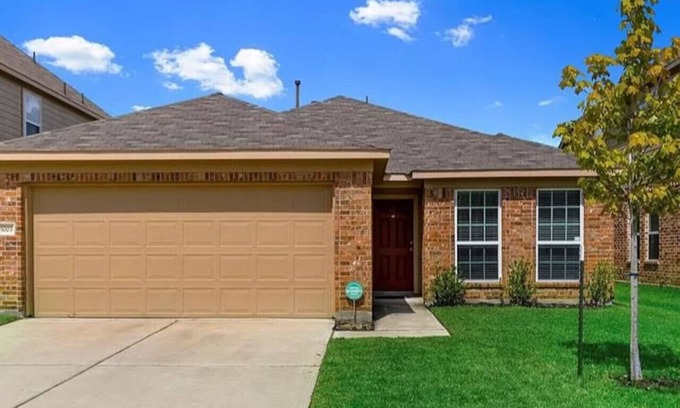 Cypress House | Cypress Fall Home: Fast Wi-Fi - Family Friendly