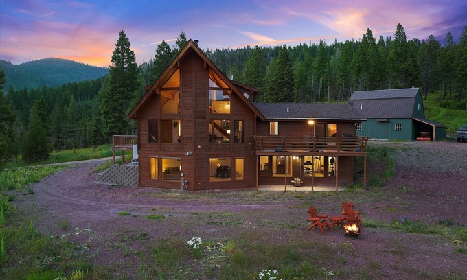 Canyon Creek Cabin | CZ1 Ranch- 33 private acres in the Rocky Mountains, Luxury Cabin, near Helena