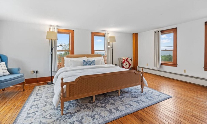 Loudon Other | D-Miles Smith Farm Suite