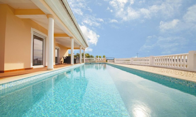 Alfarrobeira Villa | D08 - Bay View Villa in Vale da Lama