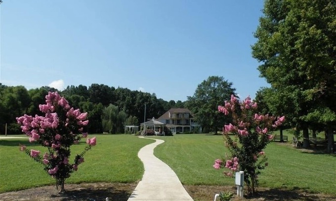 Greensboro House | Da Casa Banana2, Large Home on Beautiful Lake Oconee