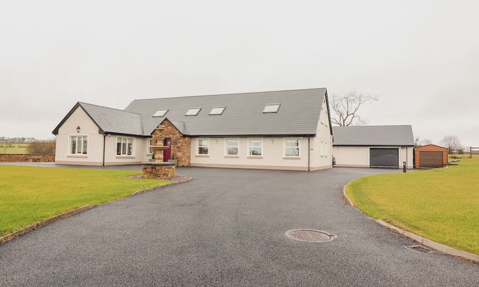 Listowel House | Dairbre Teach, LISTOWEL, COUNTY KERRY
