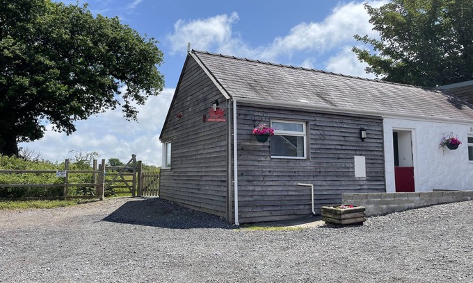 Whitland Cottage | DAIRY COTTAGE, pet friendly, character holiday cottage in Whitland