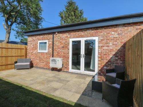 Earls Barton House | Daisy