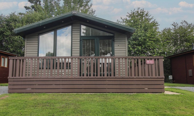Eardisland Cottage | DAISY, pet friendly, with a garden in Eardisland