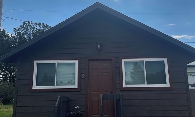 Faulkton House | Dakota Landing Cabins & Motel: 8-Cozy, newly remodeled cabin
