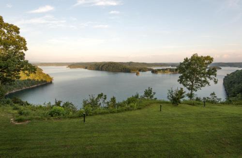 Burkesville Resort | Dale Hollow Lake State Resort Park