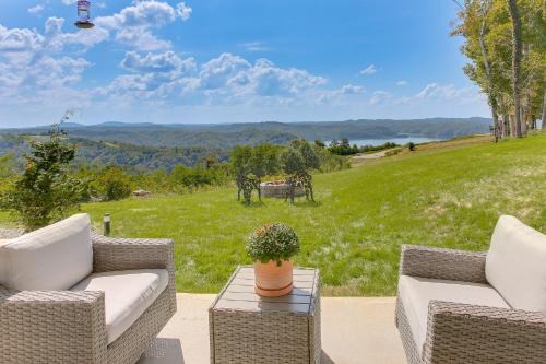 Hilham Apartment | Dale Hollow Sunset Studio with Incredible Views!