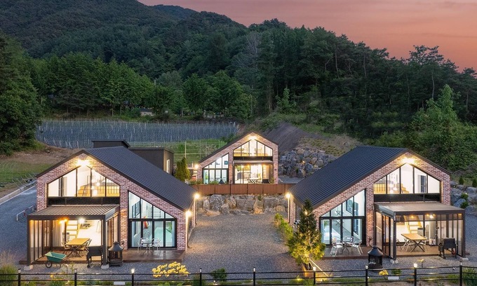 Danyang House | Danyang Dandelion Pool Villa