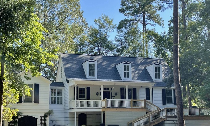 Melrose on the Beach House | Daufuskie Family Retreat. Golf cart included with booking!