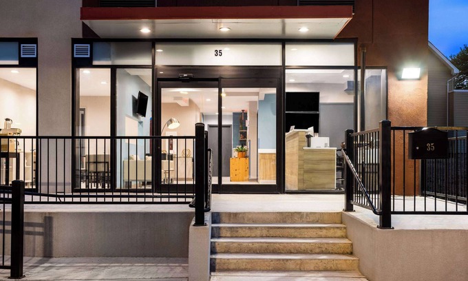Port Richmond Hotel | Days Inn By Wyndham Staten Island