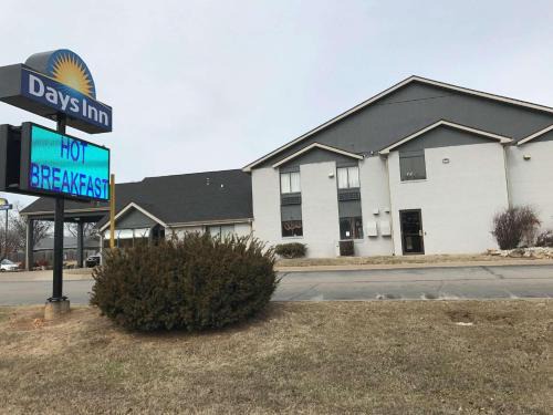 Carthage Hotel | Days Inn by Wyndham Carthage