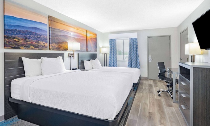 Hamilton Hotel | Days Inn by Wyndham Hamilton