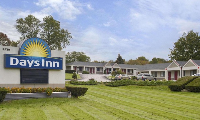 New Hampton Hotel | Days Inn by Wyndham Middletown