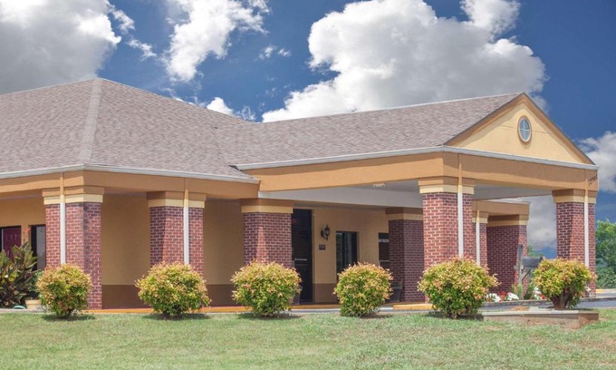 Moulton Hotel | Days Inn by Wyndham Moulton