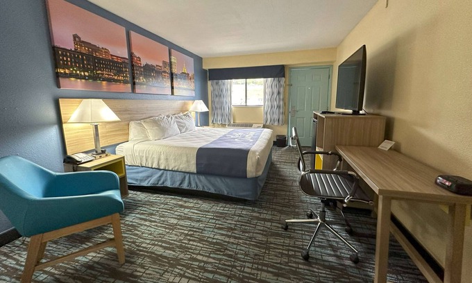 Mount Vernon Hotel | Days Inn by Wyndham Renfro Valley Mount Vernon
