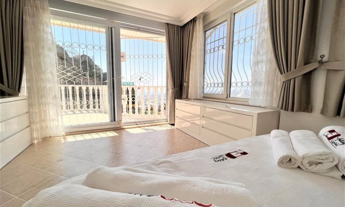 Kargicak Villa | Dazzling Villa with Private Pool in Alanya