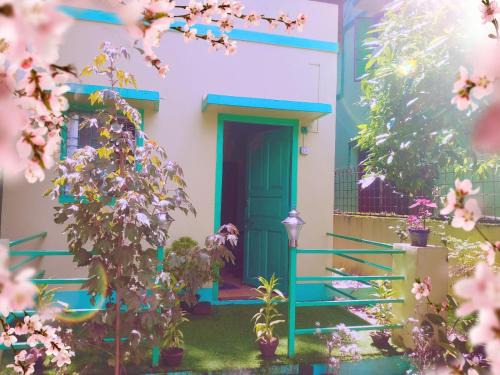 Kolkata House | Dden Vennell BnB -Metro Access-