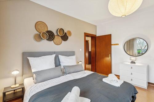 Andernach Apartment | DDHomes 4 Raum Wohnung 7 Betten mit Terrasse Nähe Andernach am Rhein