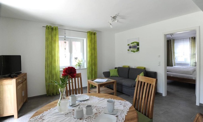 Staffelstein Apartment | Gemütliches Feriendomizil (49qm) mit kostenfreiem WLAN und Garten