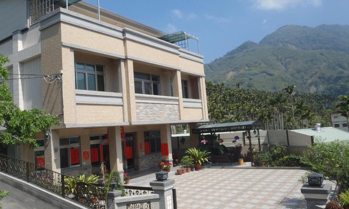 Rueili Village House | De Ren Tea Gardens