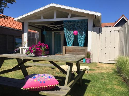 Westkapelle House | DE ZEEBRIES Bed by the Sea