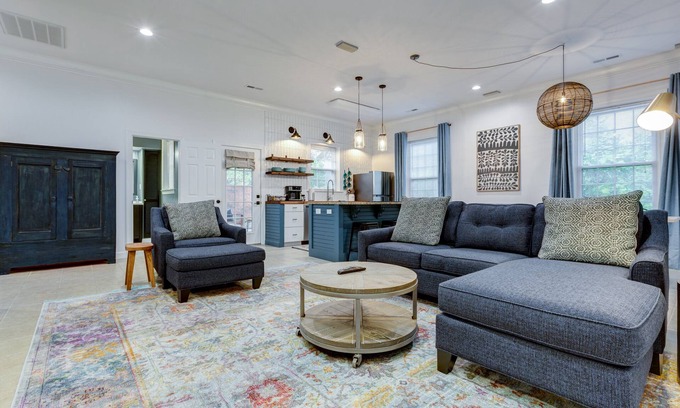 Winston - Salem House | Deacon Stays: Double House at Idlewilde - Walk to WFU - Sleeps 16
