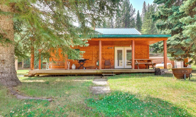 Deadwood Cabin | Deadwood 'Wolf Cabin' w/Fire Pit & Grill