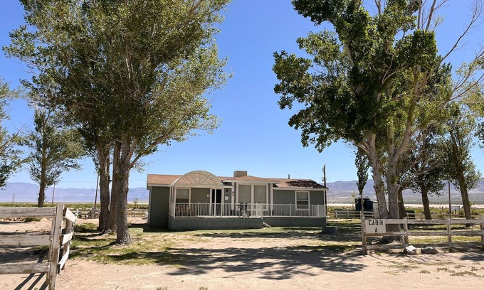 Olancha Cabin | Death Valley Passageway Lakeside Cabin A at Lake Olancha