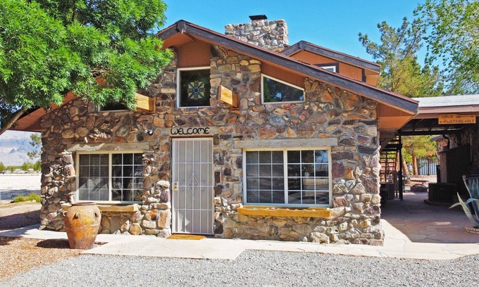 Pahrump House | Death Valley Rustic Stone Cabin*Fireplace*Pool