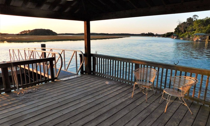 Saint Helena Island House | Deep Water Private Dock, 20 Min. To Parris Island, 15 Min. To Beaches & Beaufort