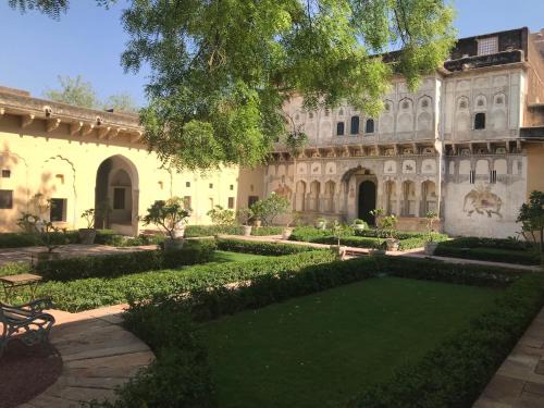 Sikar Hotel | DEEPPURA GARH