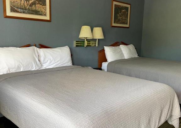 Adamsville Hotel | Deerfield Inn