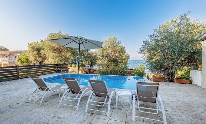 Notos House | Deja Blue Beach & Pool House, by Estia