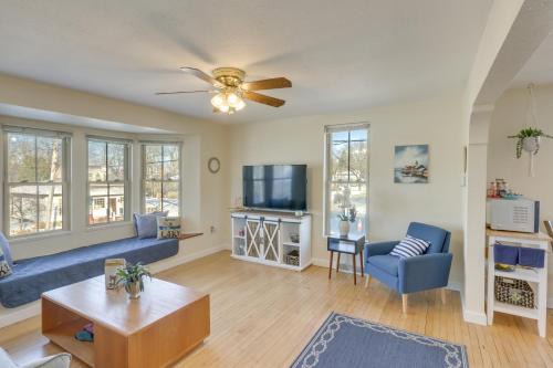 Delafield Apartment | Delafield Vacation Rental Near Lakes and Parks!
