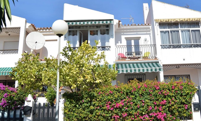 Almayate Bajo House | Delightful 3 bedroomed south facing house
