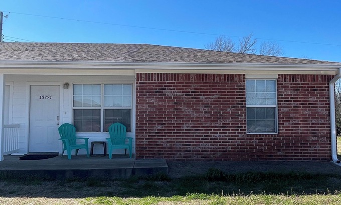 Ada Apartment | Delightful and Clean- 2 Bedroom Duplex