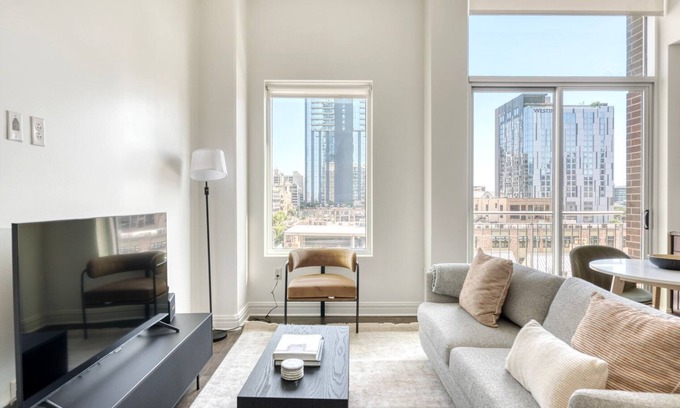 Waller Creek District Apartment | Delightful Downtown 1BR w/Pool, Doorman & Gym, nr River, by Blueground