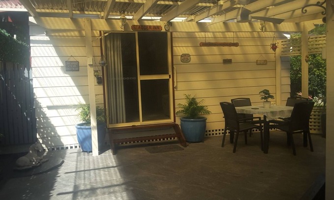 Belrose Cottage | Delightful fully self contained cottage with all amenities included.