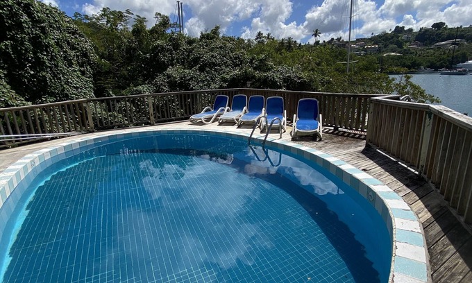 Marigot Bay Cabin | Delightful over the water cabin