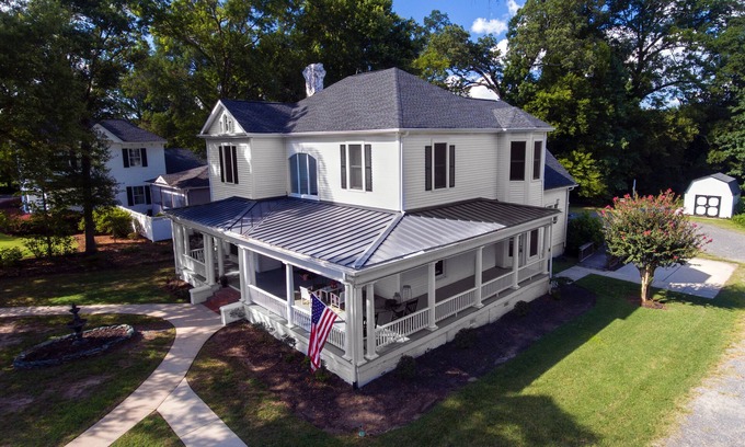 Fort Mill House | Delightful Victorian home with 6 bedrooms in downtown Fort Mill