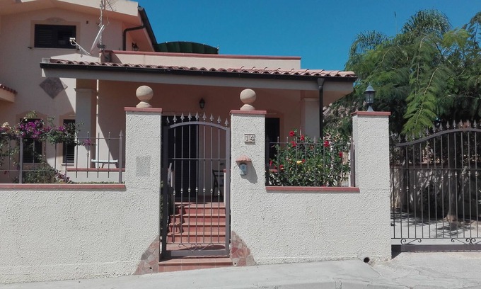 Sciacca Apartment | Delightful villa vacation home in Loc. S. Marco - Sciacca Sicily