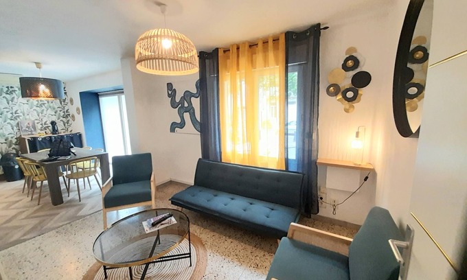 Molleges House | Delightful village house at the foot of the Alpilles mountains.