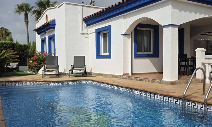 Riumar Ski Chalet | "Delphine"@MARISOL: 100m to the beach, private pool, A/C, WiFi, dog beach