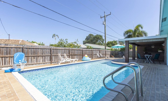 Tropic Palms House | Delray Pool House Central Location