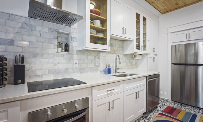 Seminole Heights Apartment | Deluxe 1-BR Apt Near Ybor and Downtown